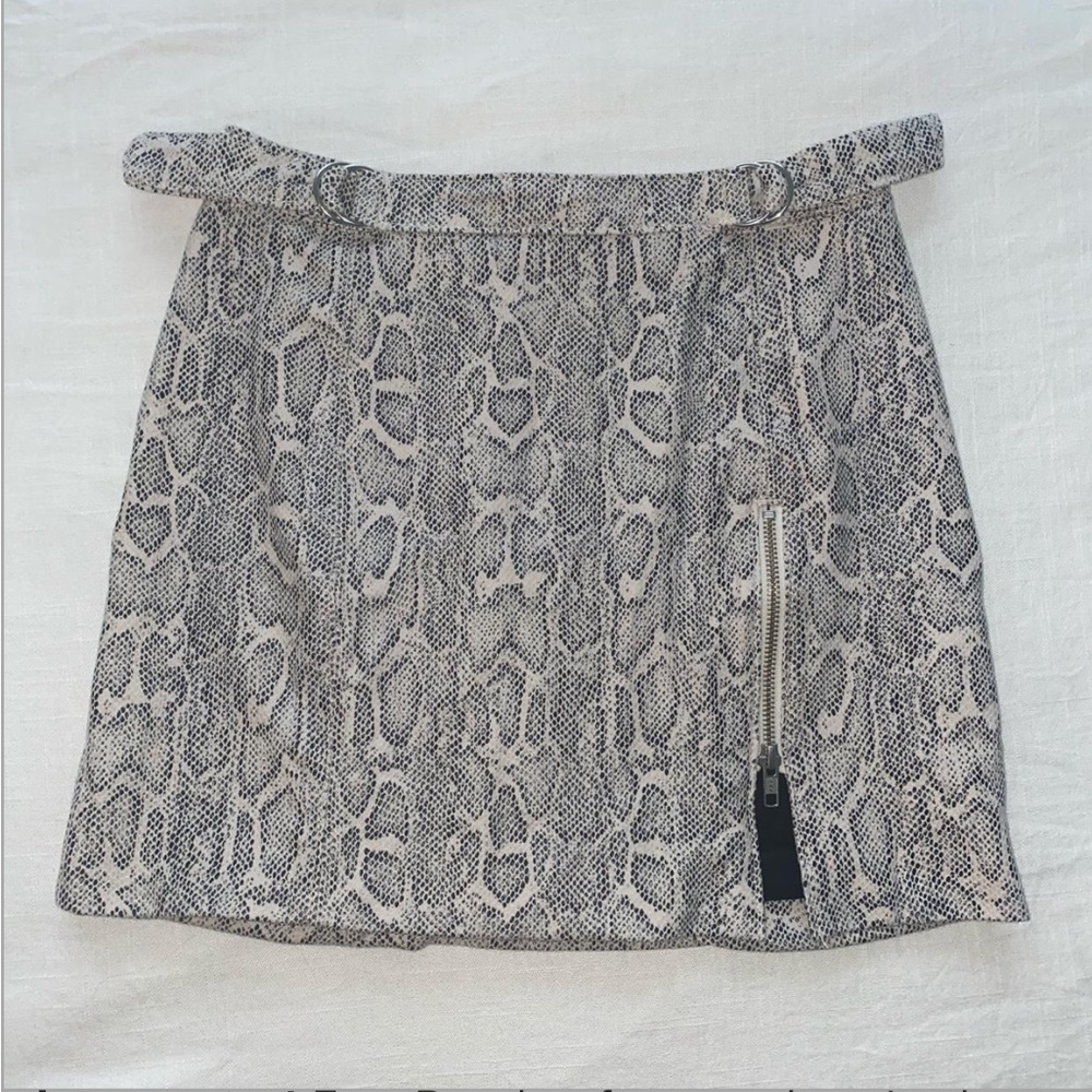 Free People - faux suede animal print stretch mini skirt 🐆
